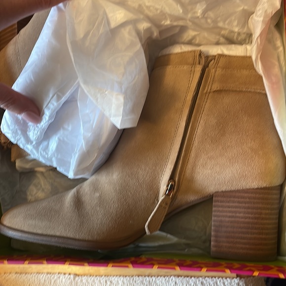 Tory Burch brand new in box never worn Sofia 65 mm suede bootie - Picture 5 of 6